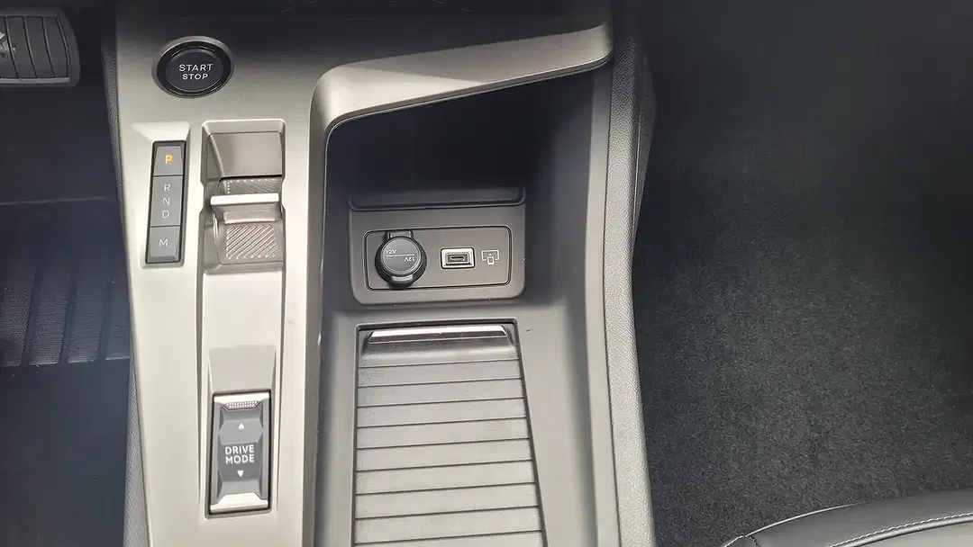 Peugeot 308 145 Hybrid Allure SW - Thumbnail 11