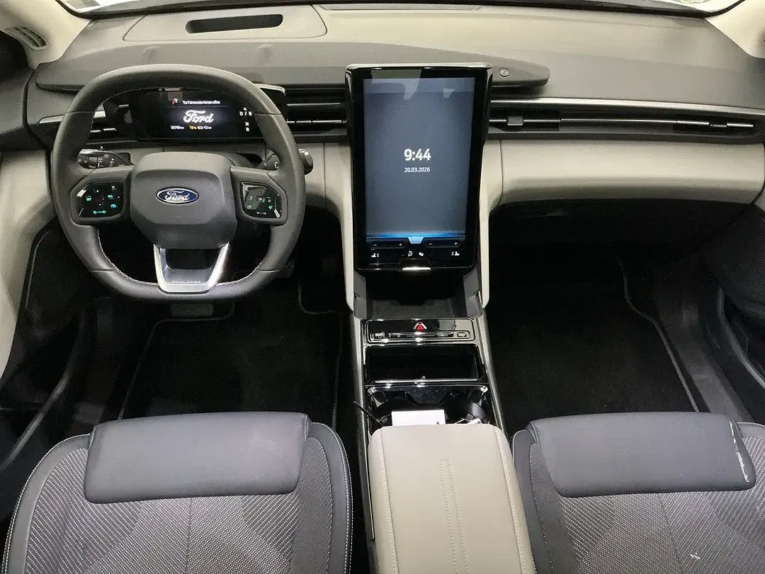 Ford Explorer - Thumbnail 4