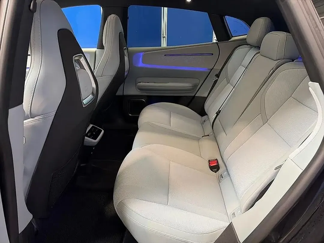 Polestar 4 100 kWh EV Long Range Pilot Plus - foto 10