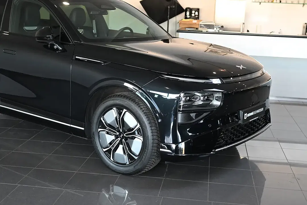 Xpeng G9 RWD Standard Range - Thumbnail 7