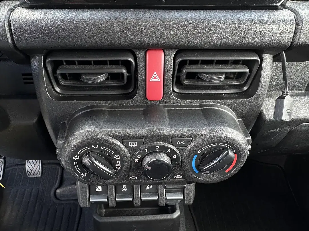 Suzuki Jimny 1.5 AllGrip 4x4 - Thumbnail 14