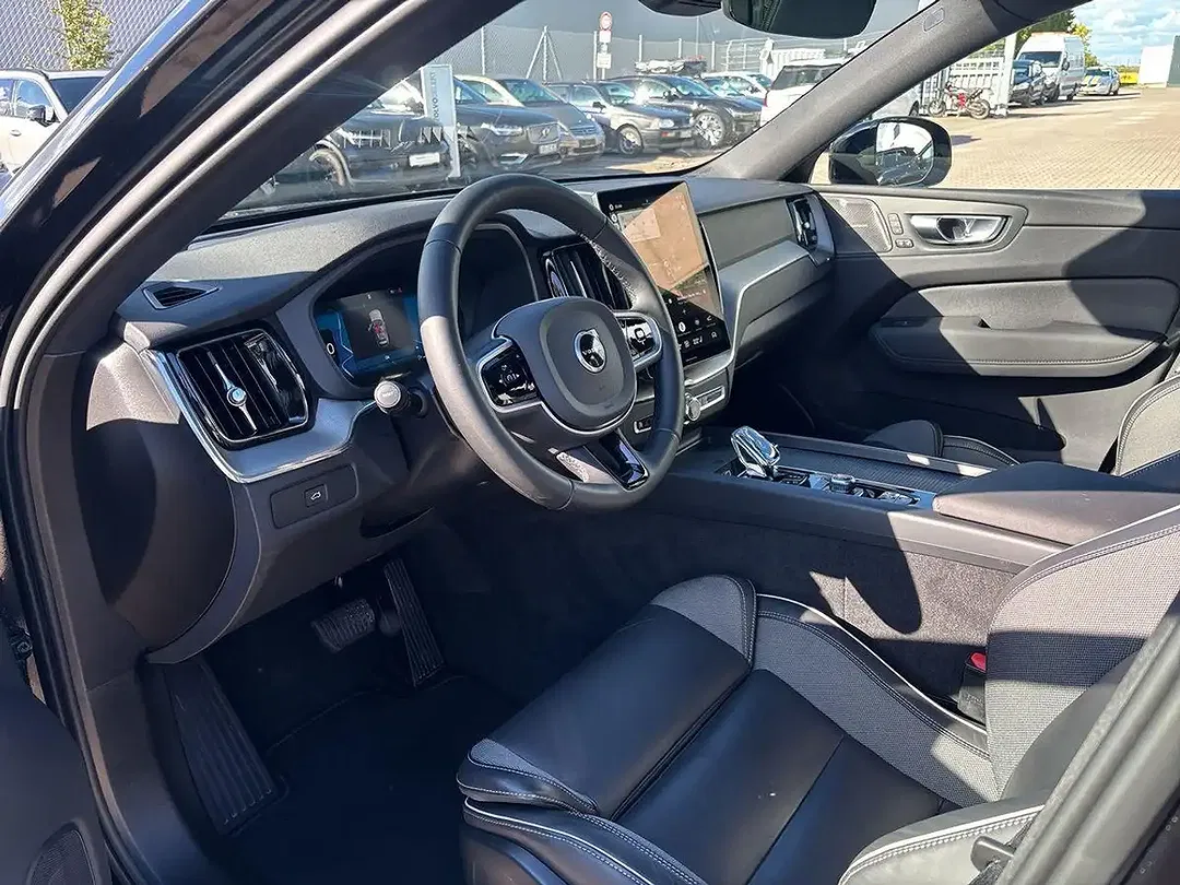 Volvo XC60 B5 AWD - Thumbnail 10