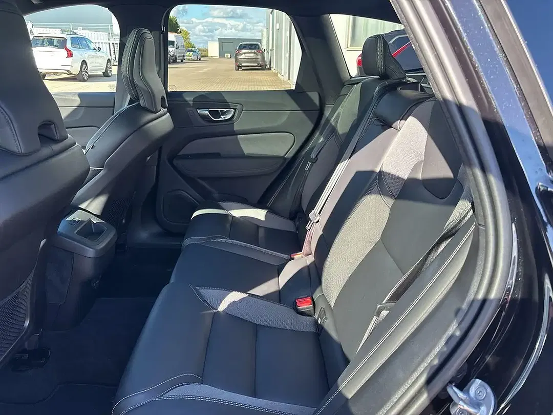 Volvo XC60 B5 AWD - Thumbnail 14