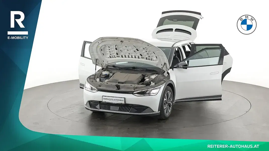 Kia EV6 - Thumbnail 8