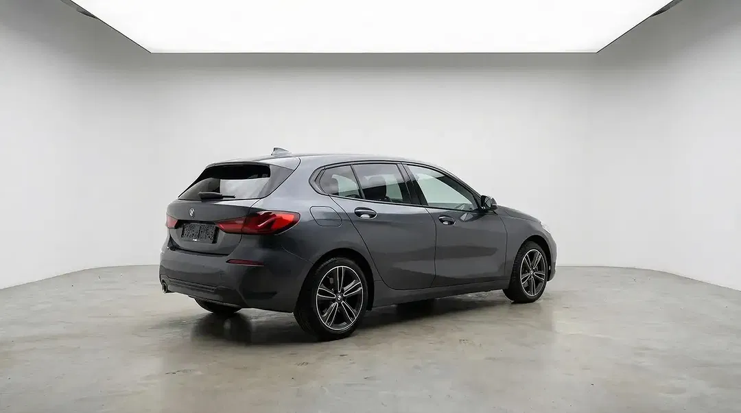 BMW 118 - Thumbnail 4