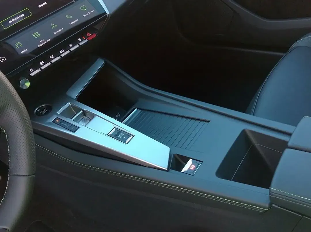 Peugeot 408 145 e-DSC6 Hybrid GT Exclusive - Thumbnail 14