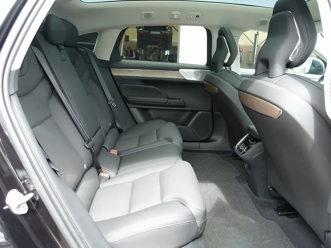 Volvo ES90 Ultra - Thumbnail 11