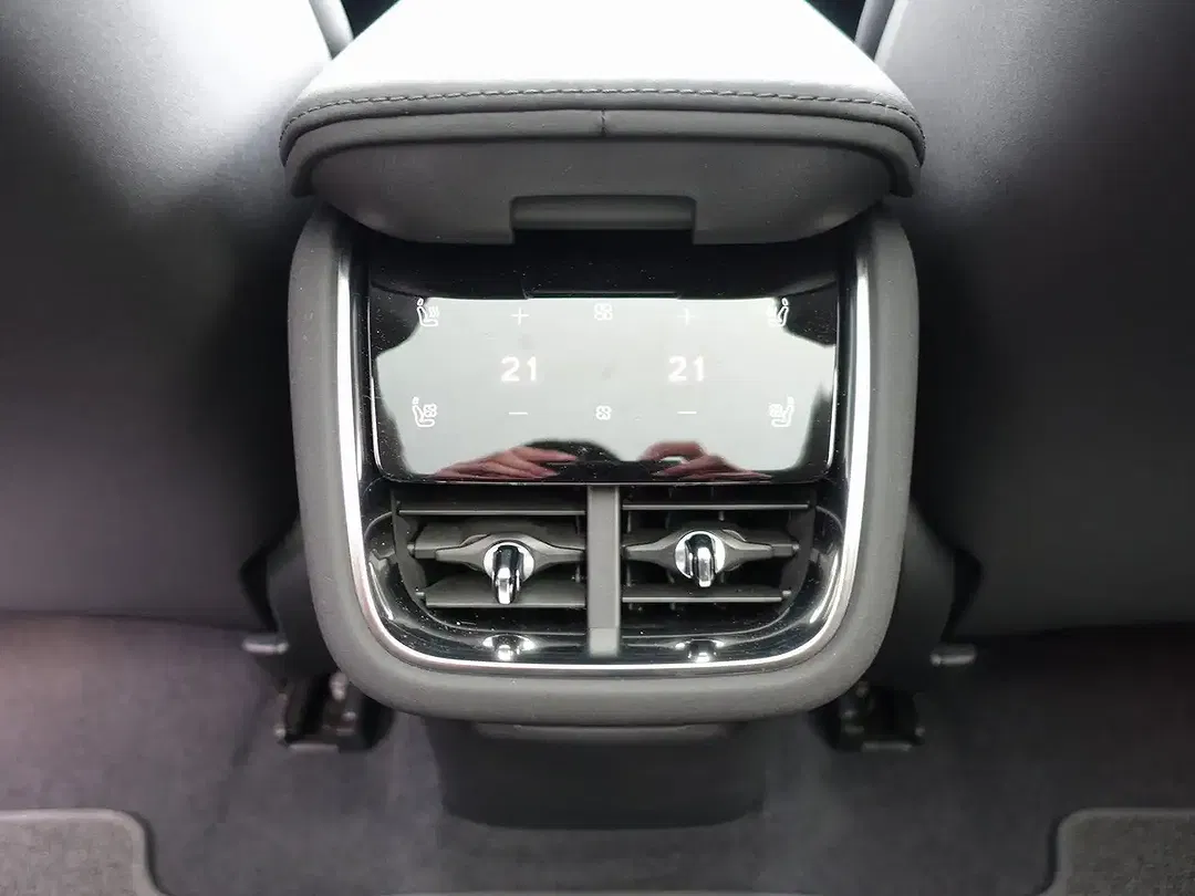 Volvo ES90 Ultra - Thumbnail 22