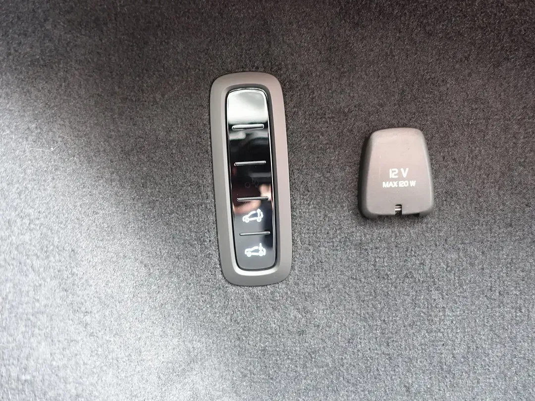Volvo ES90 Ultra - Thumbnail 24