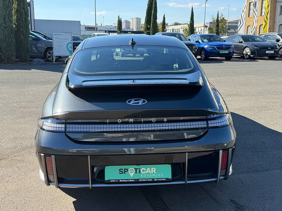Hyundai IONIQ 6 - Thumbnail 4