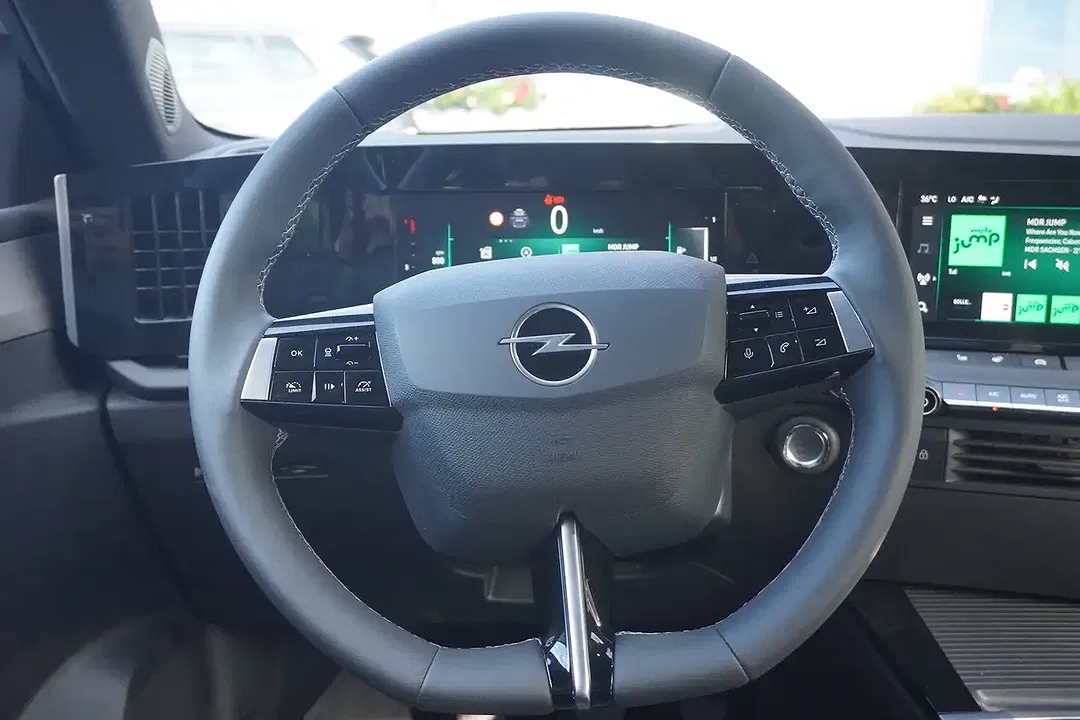 Opel Astra 1.2 Edition - foto 11