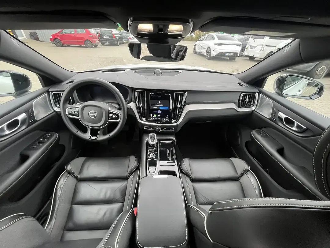 Volvo S60 T8 PHEV AWD Twin Engine Ultimate Dark - Thumbnail 13