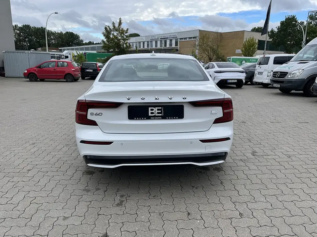 Volvo S60 T8 PHEV AWD Twin Engine Ultimate Dark - Thumbnail 6