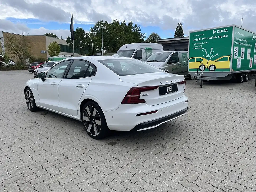Volvo S60 T8 PHEV AWD Twin Engine Ultimate Dark - Thumbnail 7