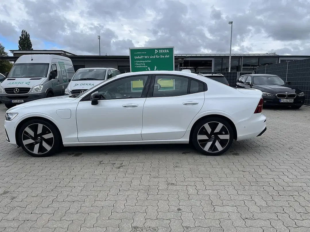 Volvo S60 T8 PHEV AWD Twin Engine Ultimate Dark - Thumbnail 8