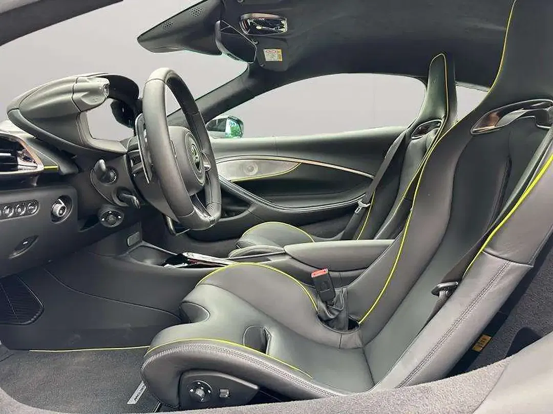 McLaren Artura Coupé - foto 1