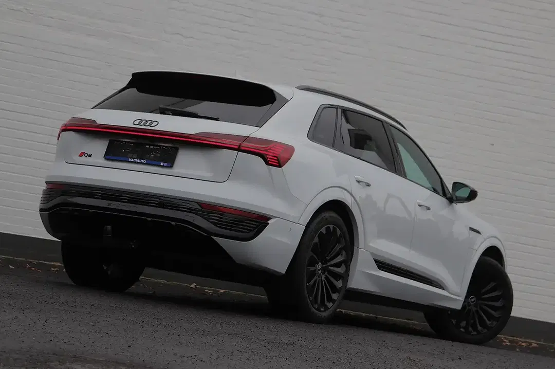 Audi Q8 e-tron 55 competition - Thumbnail 10