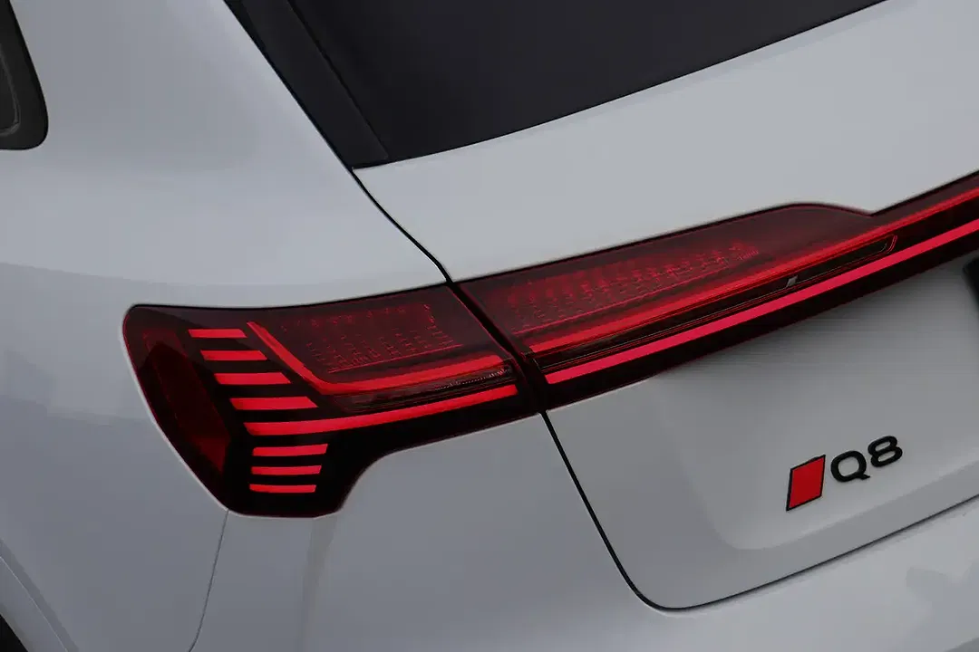 Audi Q8 e-tron 55 competition - Thumbnail 12
