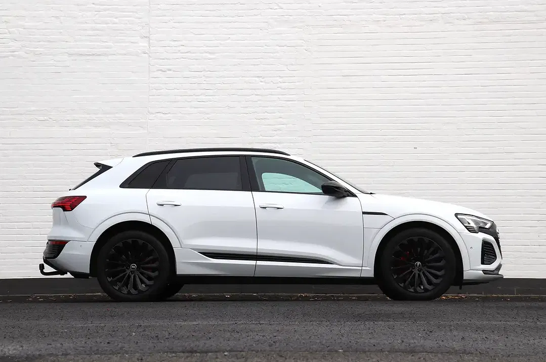 Audi Q8 e-tron 55 competition - Thumbnail 3