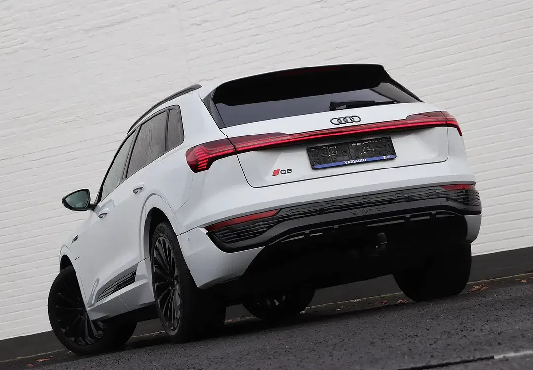 Audi Q8 e-tron 55 competition - Thumbnail 6