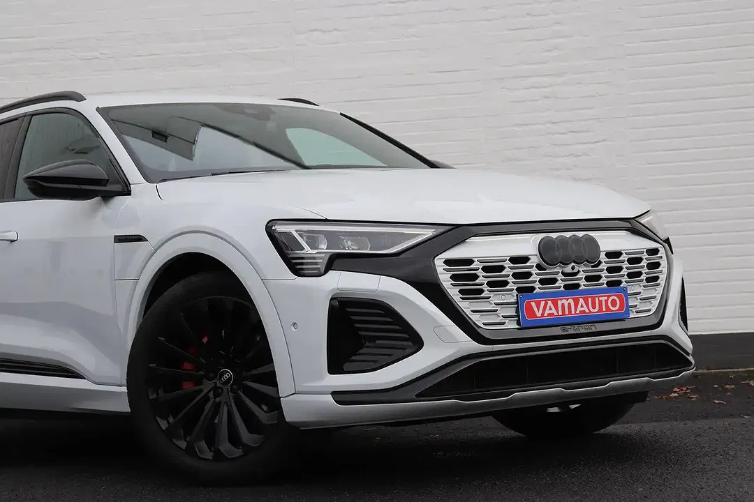Audi Q8 e-tron 55 competition - Thumbnail 7