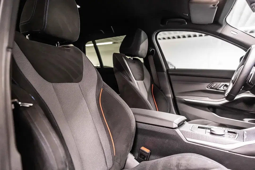 BMW 320 xDrive M Touring - Thumbnail 14