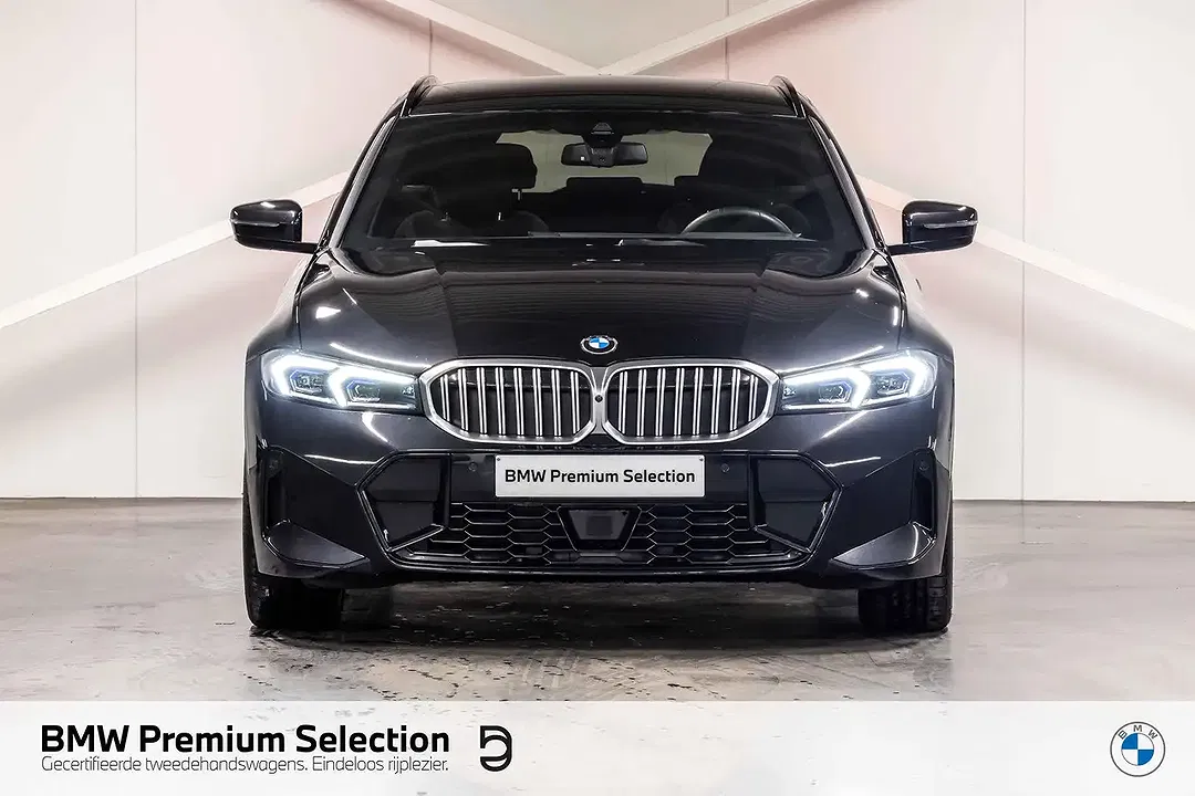 BMW 320 xDrive M Touring - Thumbnail 2
