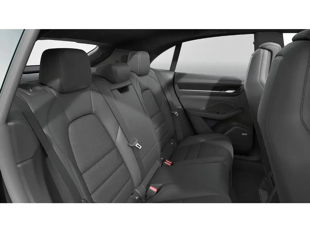 Porsche Macan 4 - Thumbnail 13