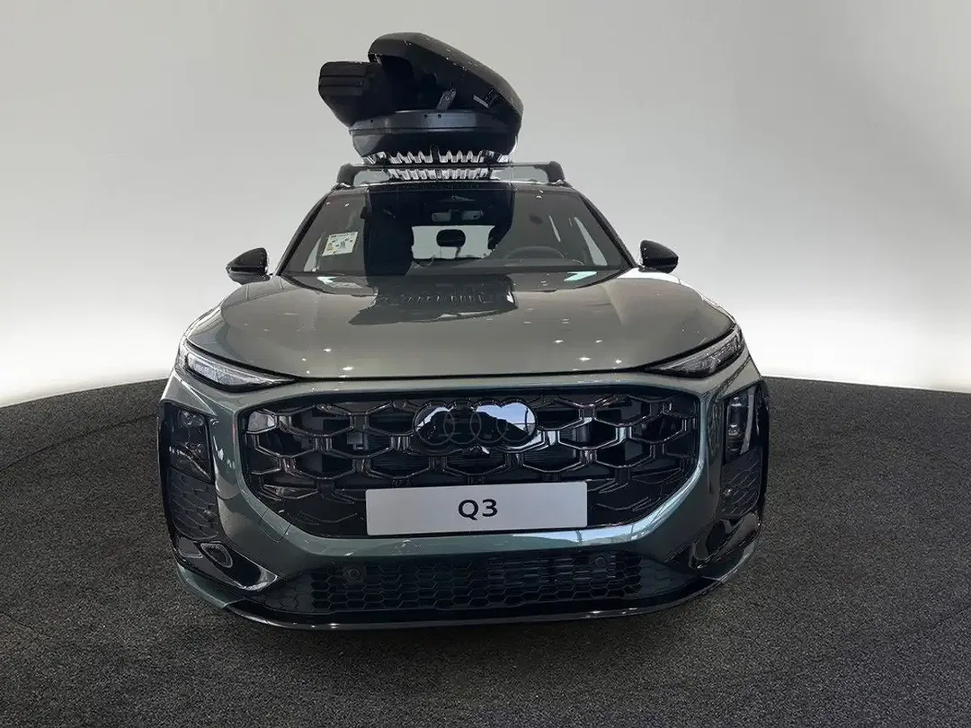 Audi Q3 TFSI S tronic quattro - Thumbnail 2