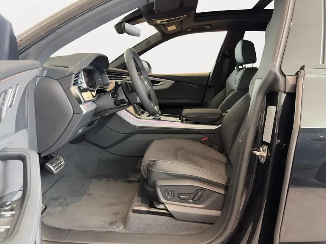 Audi Q8 TFSI e quattro S line - Thumbnail 7