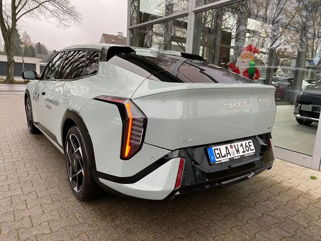 Kia EV4 GT-Line - Thumbnail 4