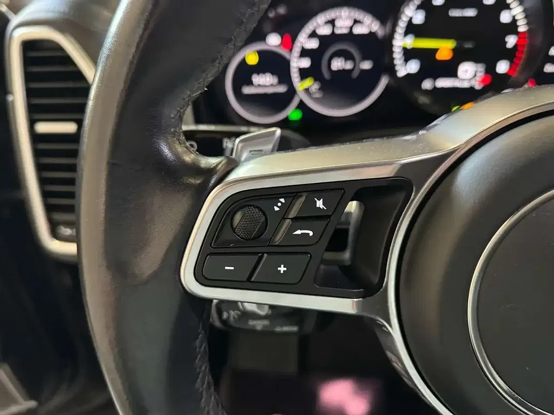 Porsche Cayenne E-Hybrid Sport Design Coupe - Thumbnail 15