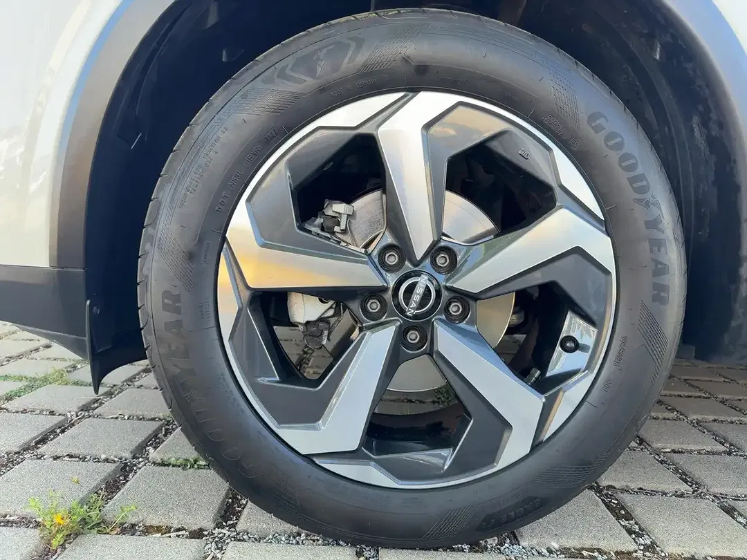 Nissan Qashqai 1.3 N-Connecta - Thumbnail 11