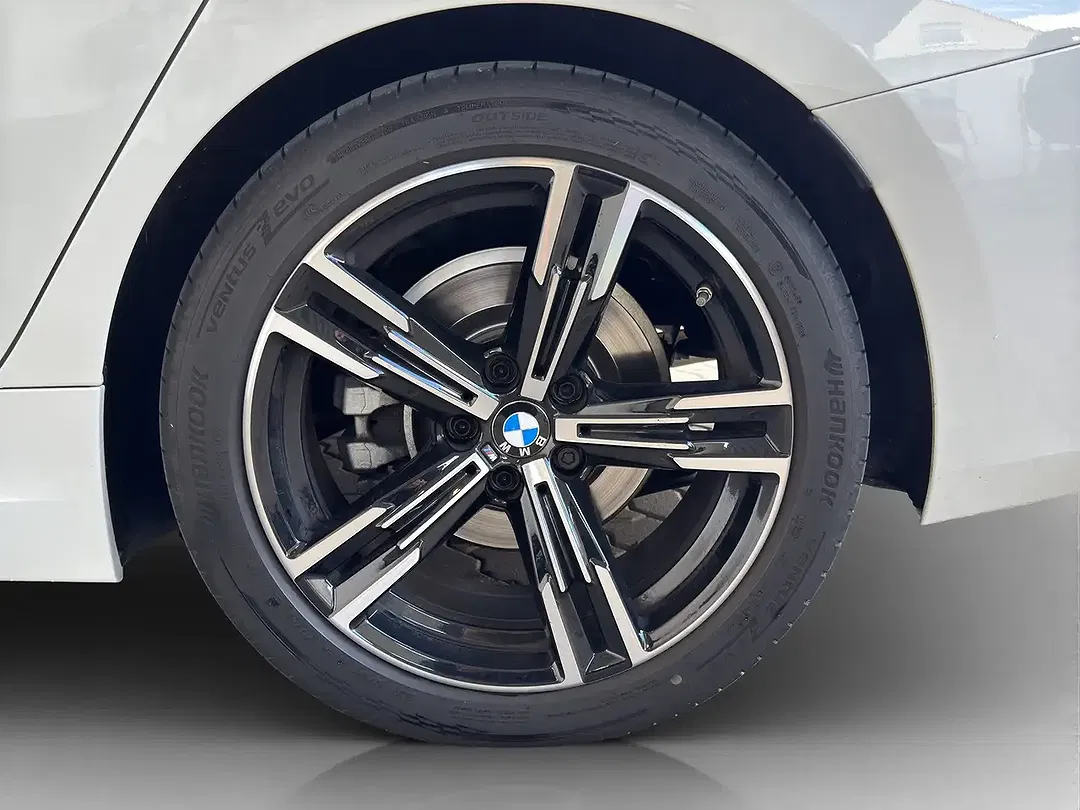 BMW 320 Touring M Sport - Thumbnail 11