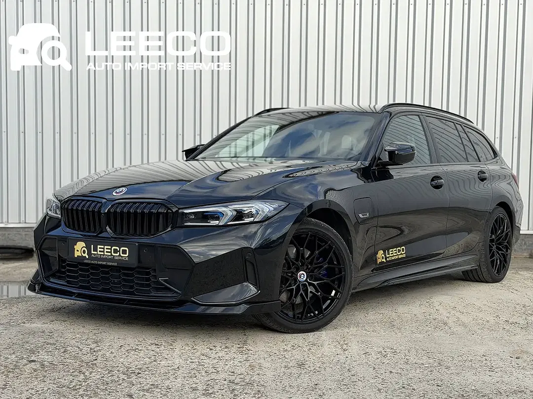BMW 330 PHEV xDrive M Sport Touring - Thumbnail 1