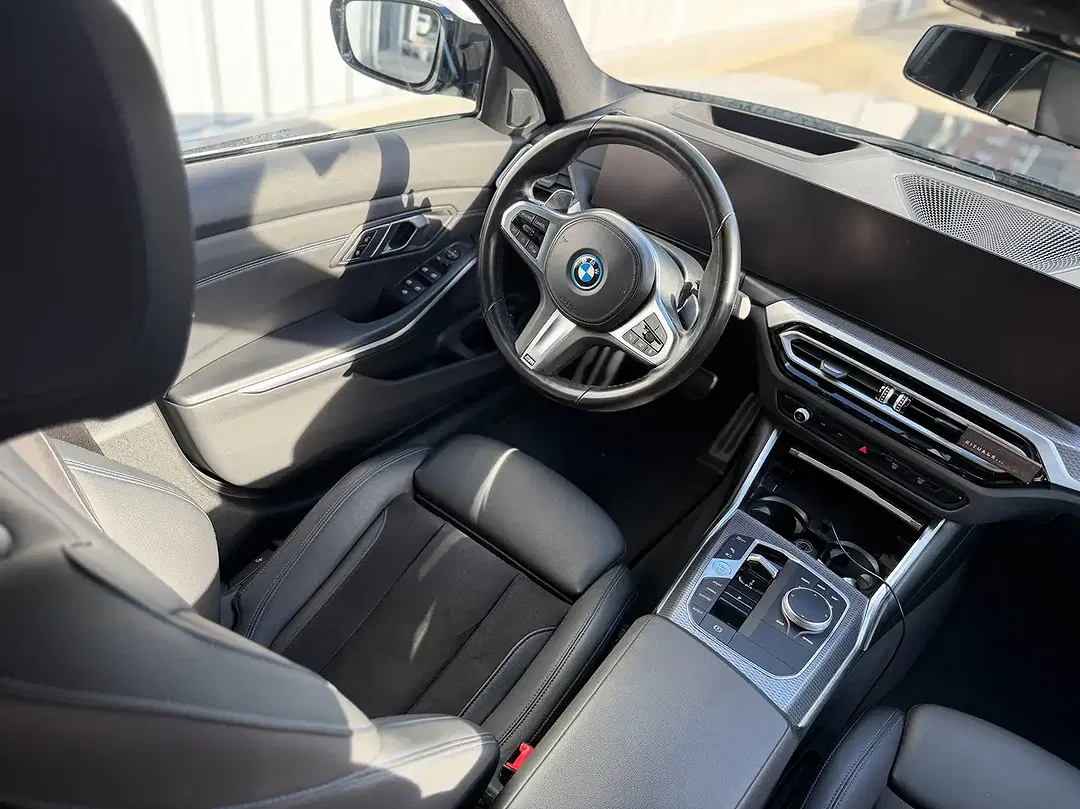 BMW 330 PHEV xDrive M Sport Touring - Thumbnail 12