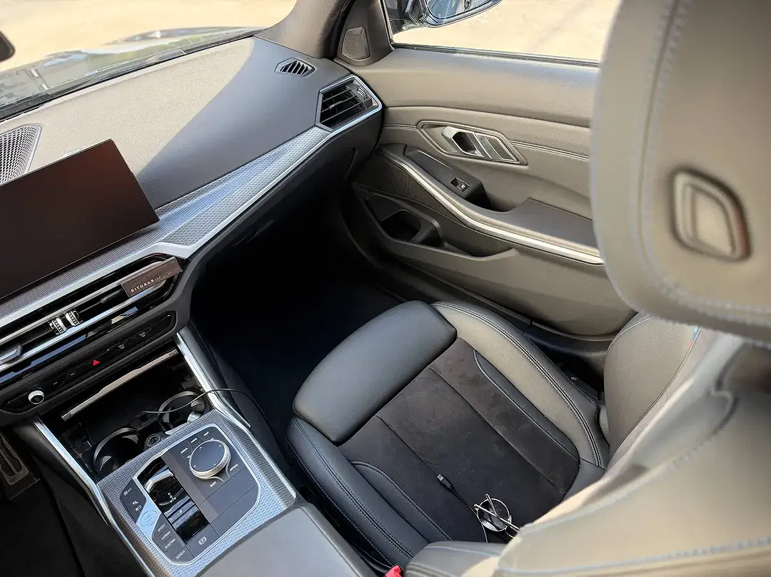 BMW 330 PHEV xDrive M Sport Touring - Thumbnail 13