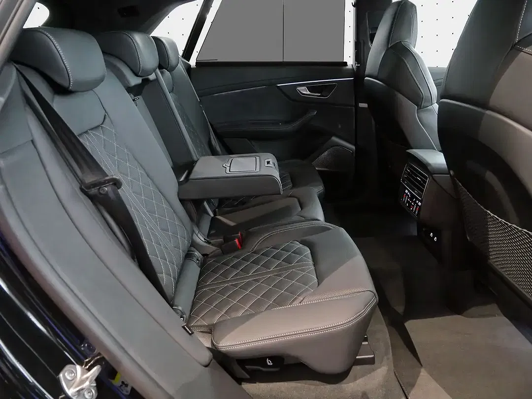 Audi SQ8 TFSI - foto 14