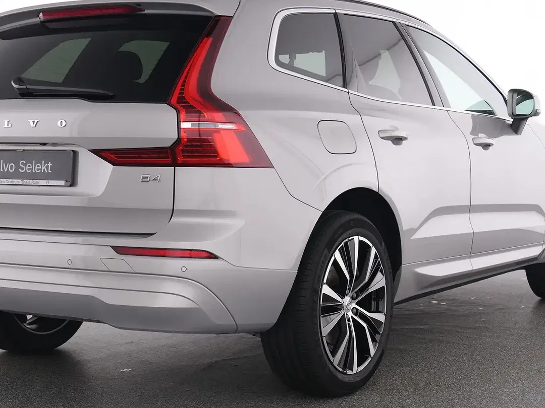 Volvo XC60 B4 Core - Thumbnail 9