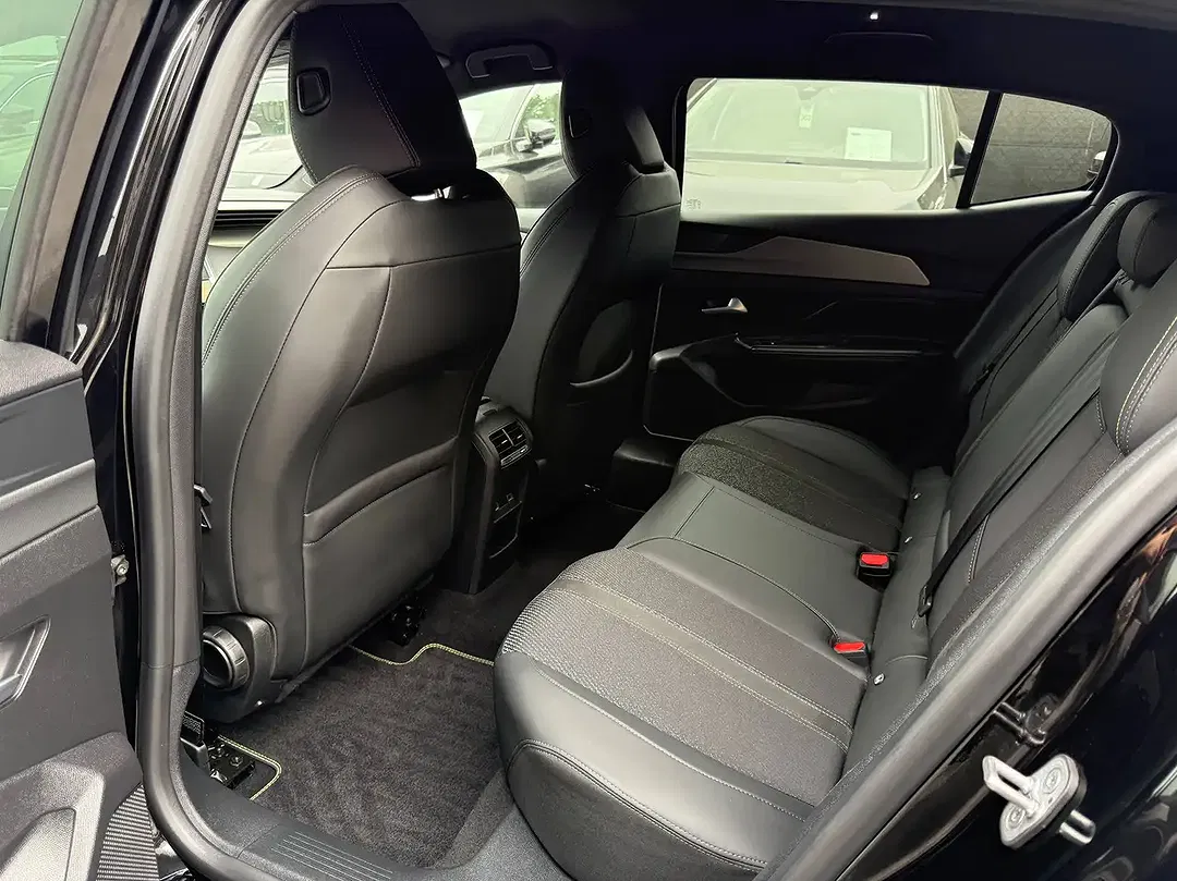 Peugeot 408 Hybrid GT Line - foto 15