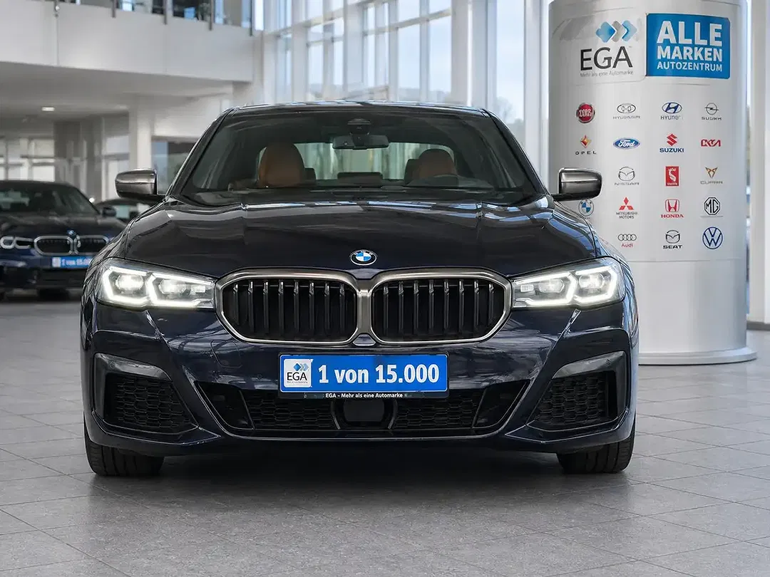 BMW M550 xDrive - Thumbnail 3