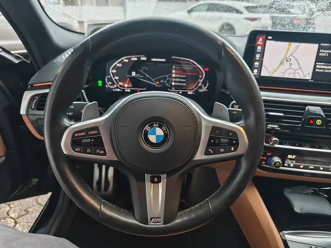 BMW M550 xDrive - Thumbnail 4