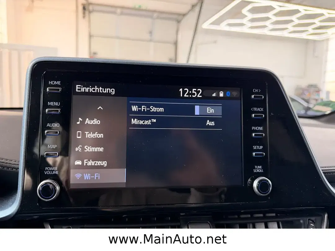 Toyota C-HR Hybrid Team Deutschland - Thumbnail 14