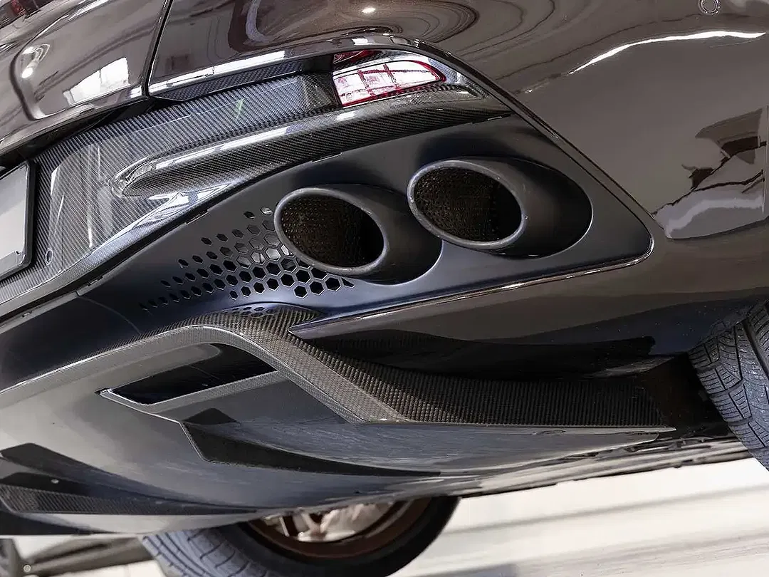 Aston Martin DBS Volante - foto 15