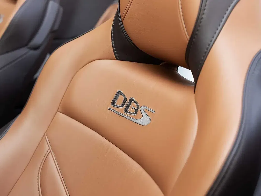 Aston Martin DBS Volante - Thumbnail 5