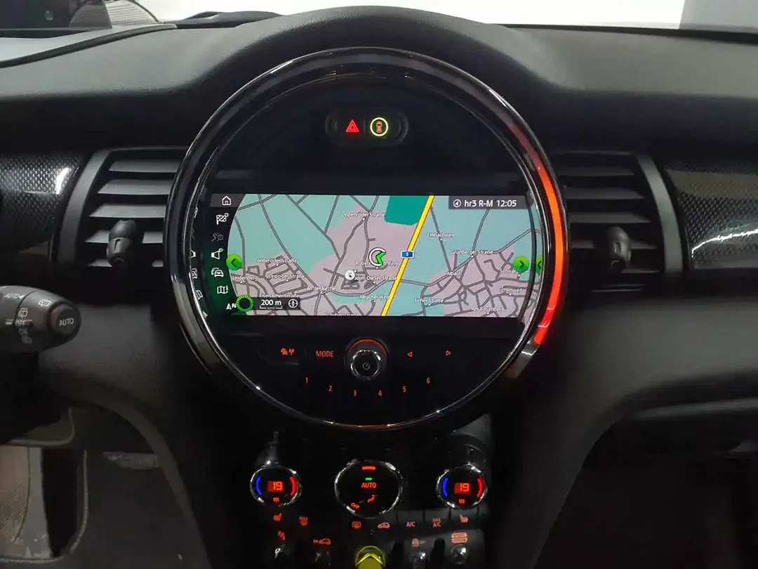 MINI Cooper SE - Thumbnail 6