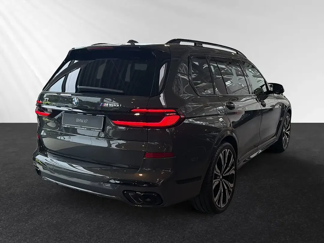BMW X7 M xDrive M Sport - Thumbnail 3
