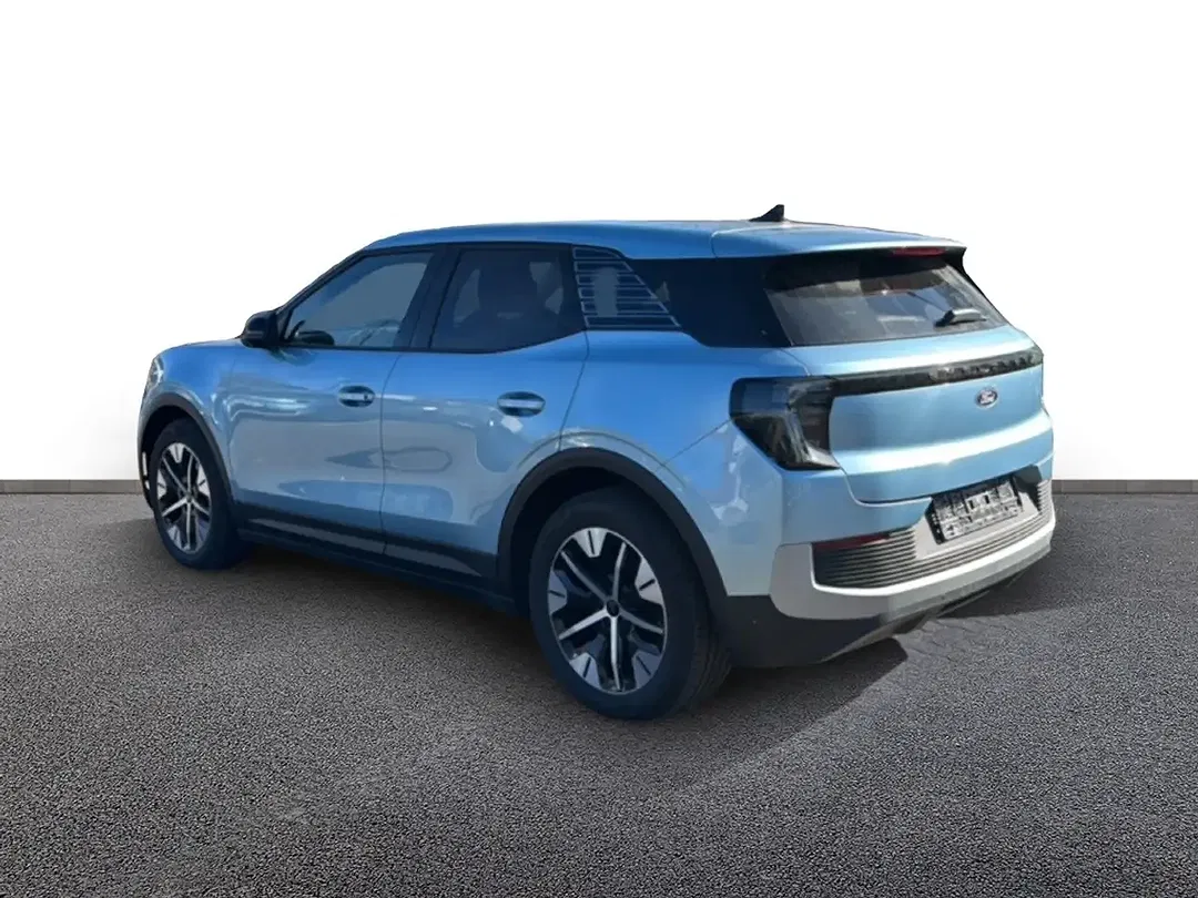 Ford Explorer - Thumbnail 4