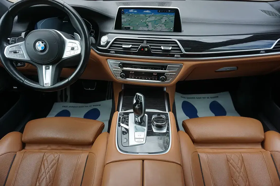 BMW 745 PHEV - Thumbnail 3