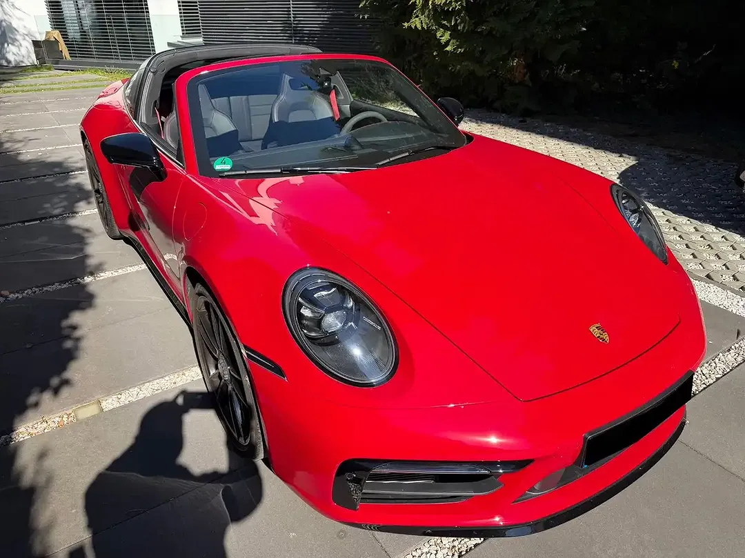 Porsche 992 Targa 4 GTS - Thumbnail 3
